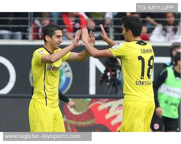 羽毛球北京队团队协作新变革引发热议与欧冠足球的对比分析 羽毛球北京队团队协作新变革引发热议与欧冠足球的对比分析