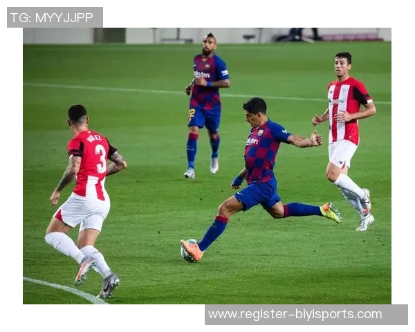 杨强深度解析足球技巧与战术心得分享，助你提升球场表现与竞技水平