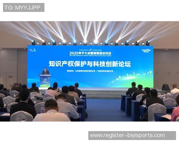 黄丽的足球生涯对话分享与成长历程探讨